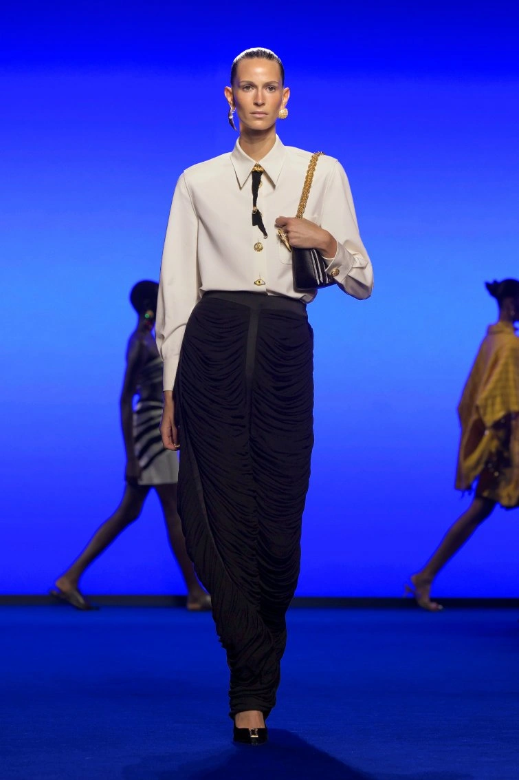 schiaparelli RTWSS25 1831 66f7de5e1a3ee big.jpeg