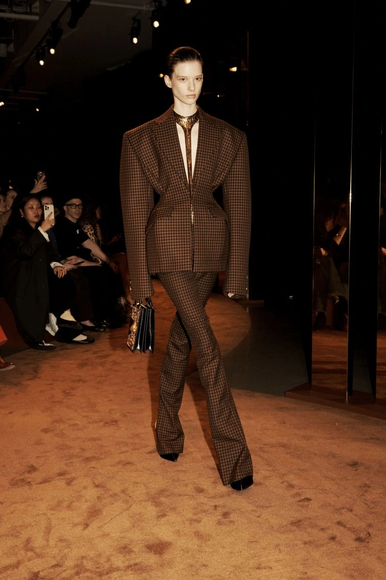 schiaparelli RTWFW2556 1889 67ca33921e375 big.jpeg