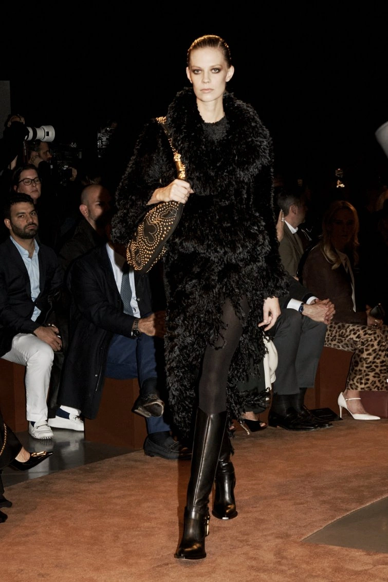 schiaparelli RTWFW2556 1901 67ca3456514af big.jpeg
