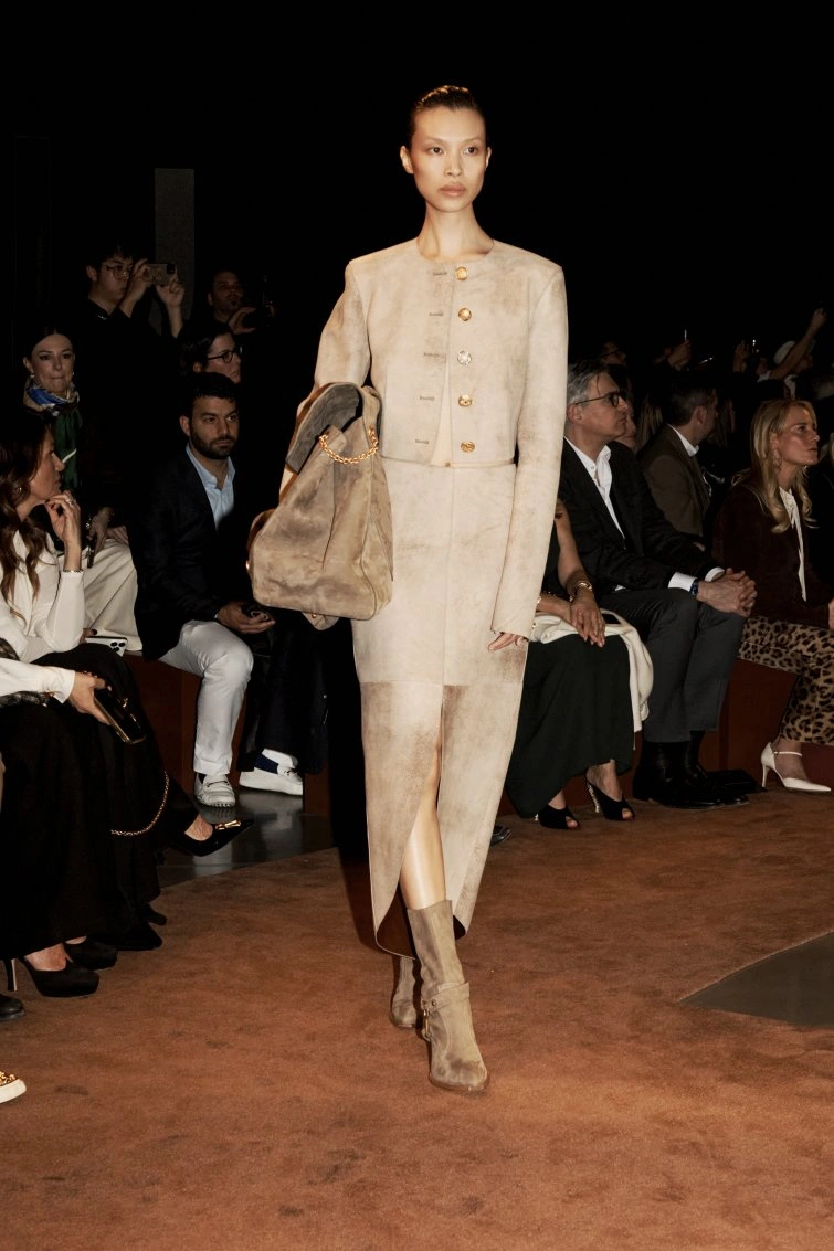 schiaparelli RTWFW2556 1908 67ca34c9b6a1e big.jpeg