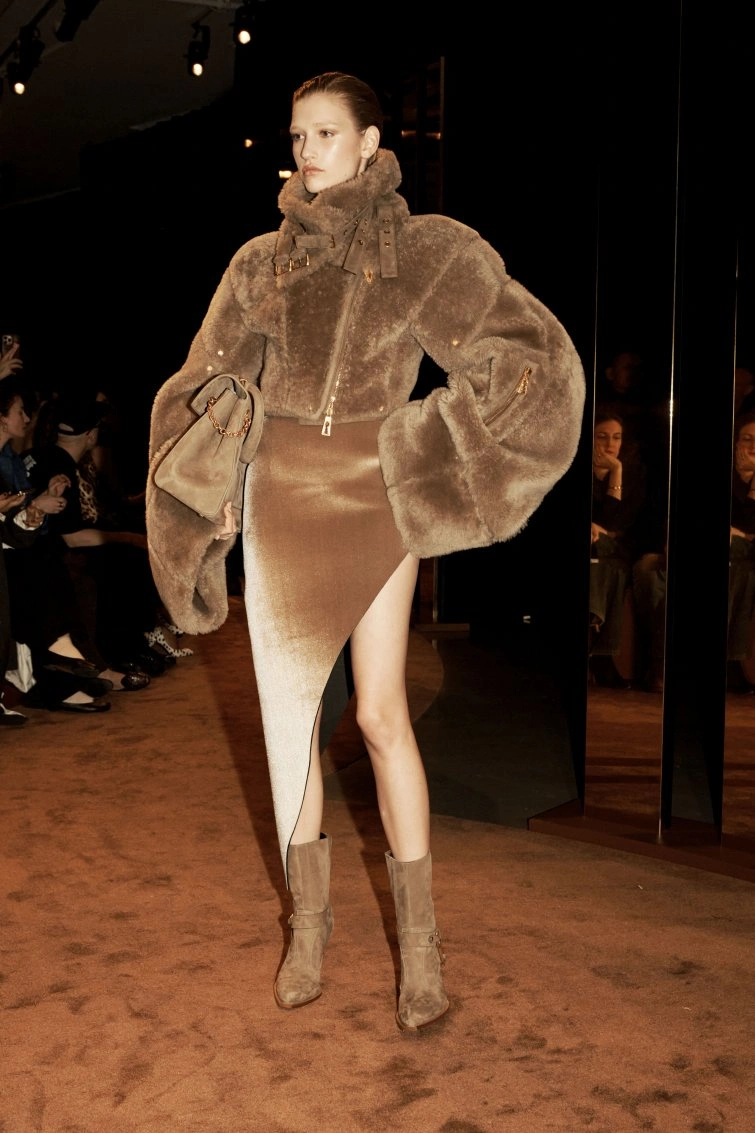 schiaparelli RTWFW2556 1909 67ca34e5c4288 big.jpeg