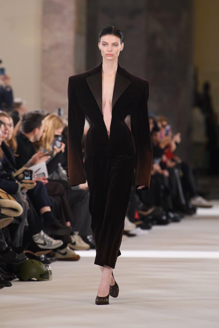 Maison Schiaparelli - Haute Couture SPRING-SUMMER 2023 : 11 / 32 - LOOK 11