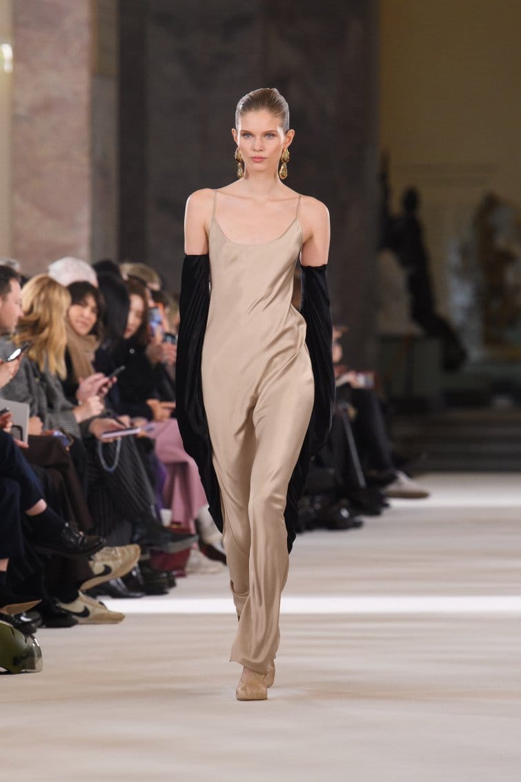 Maison Schiaparelli - Haute Couture SPRING-SUMMER 2023 : 32 / 32 - LOOK 32