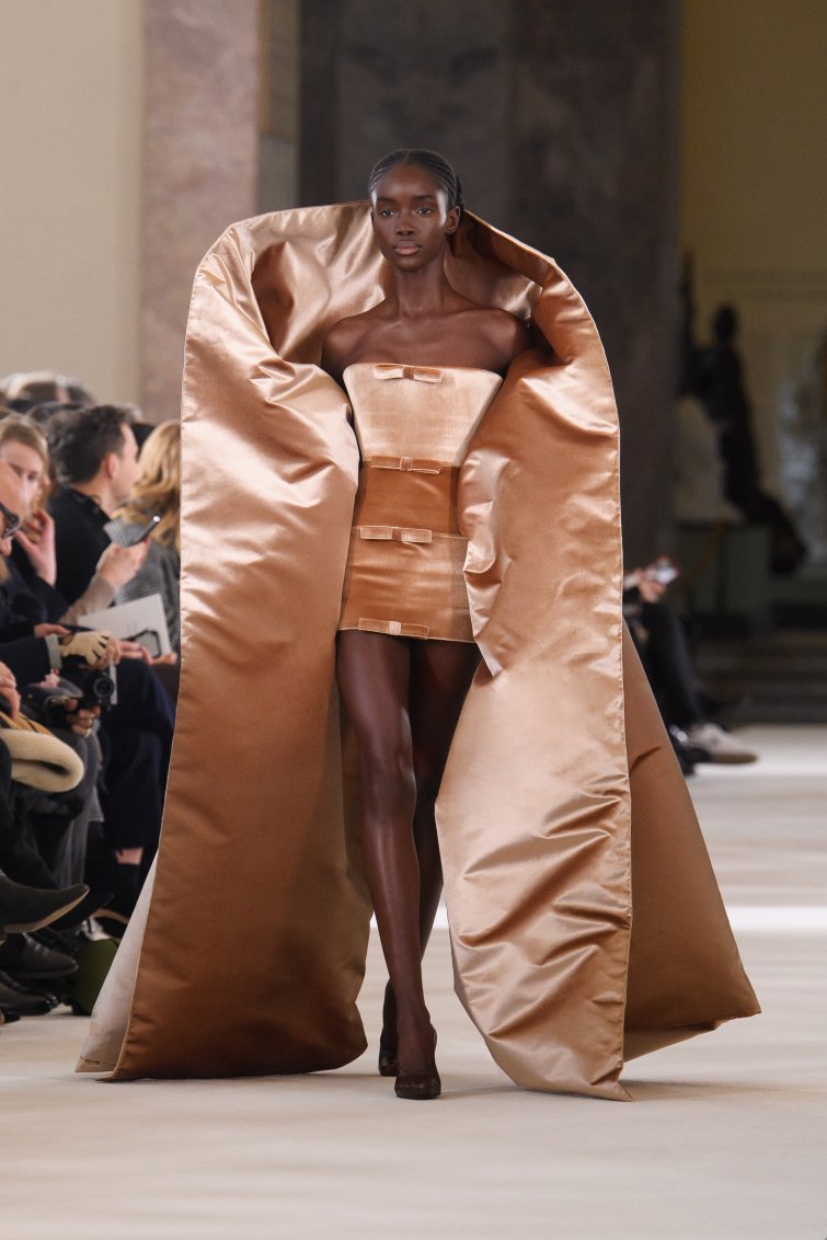 Maison Schiaparelli Haute Couture SPRINGSUMMER 2023 32 / 32 LOOK 32