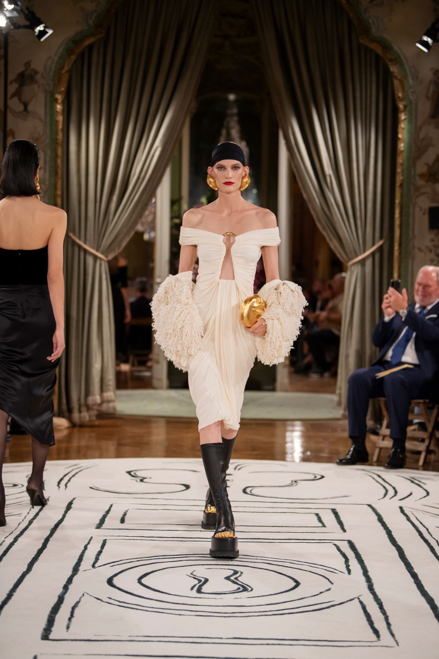 Maison Schiaparelli ReadytoWear SpringSummer 2024 13 / 36 LOOK 13