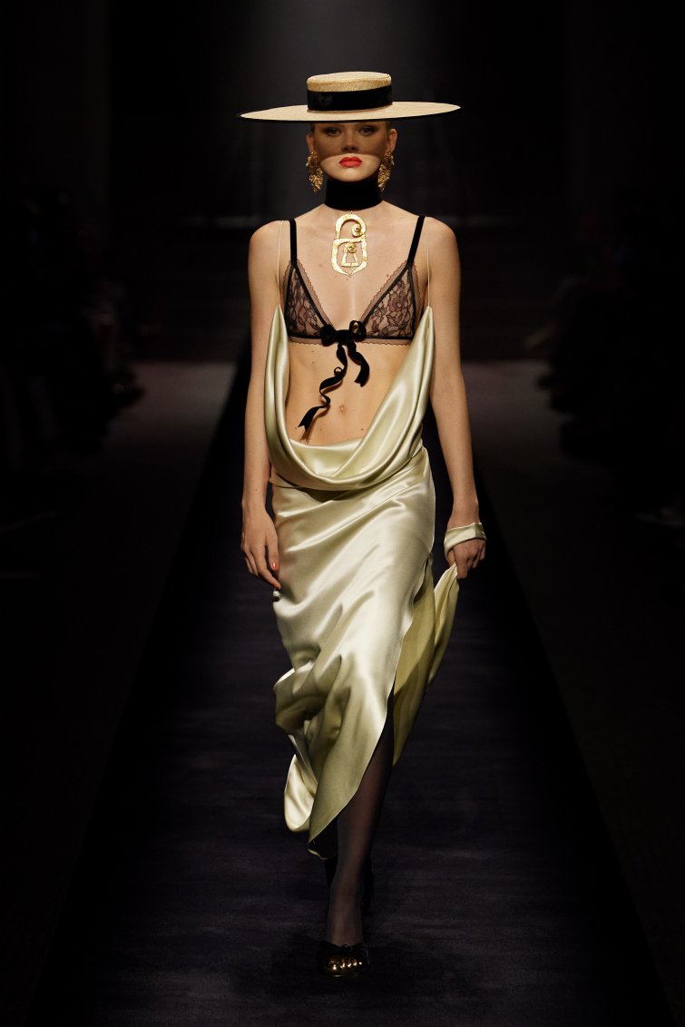 Maison Schiaparelli - Fall/Winter 2022-2023 Haute Couture Collection